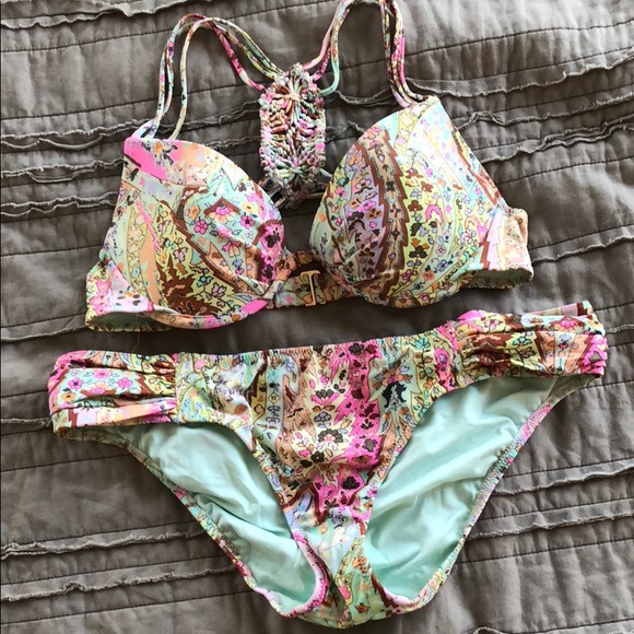 Victoria's Secret Other - VS Macrame Gold Foil Bikini